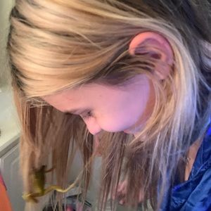 Meet your Posher, Debbie